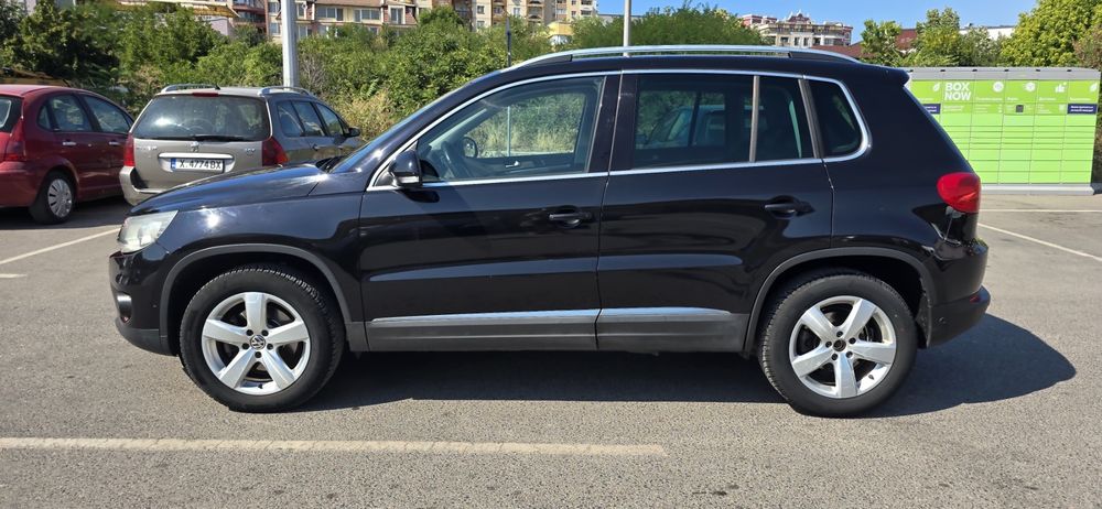 Автомобил  vw tiguan