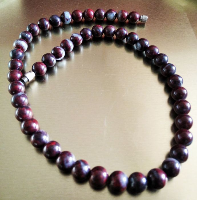 Продам красивые бусы из натуральных камней