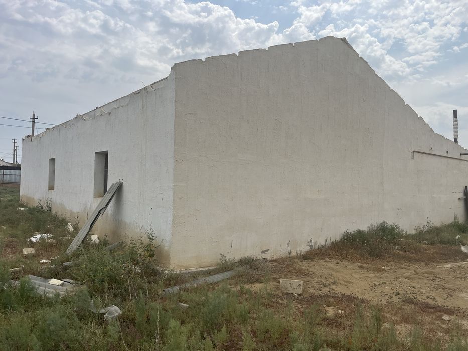 Жер сноска кеткен сараймен бірге сатылады