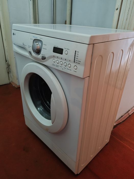 Стиральная машина  lg 5  кг.