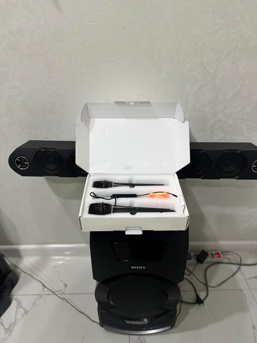 караоке Sony с двумя микрофонами в отличном состоянии