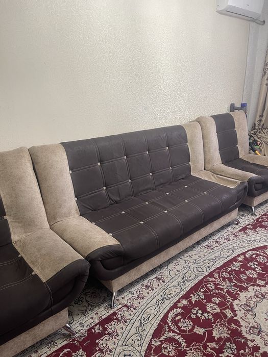 Диван для гостинной в отличном состоянии