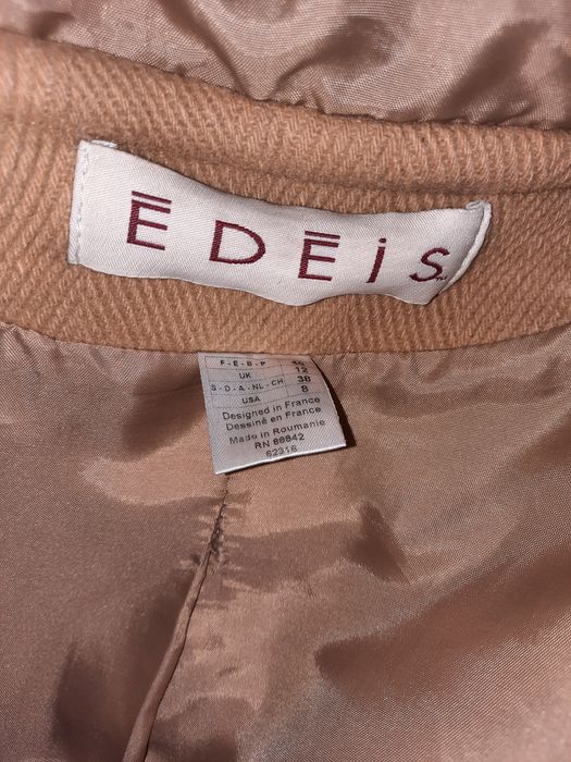 Vând  haină gen stofă