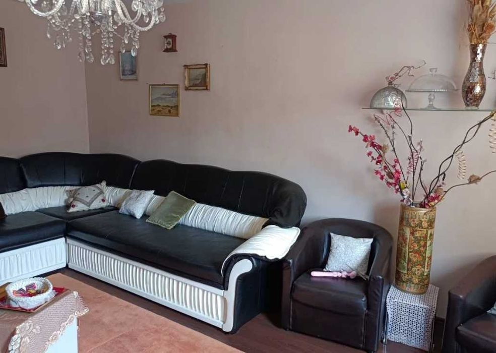 Дава се под наем Двустаен апартамент в Пловдив, Кючук Париж - 50 кв.м за 255 € - Снимка #1