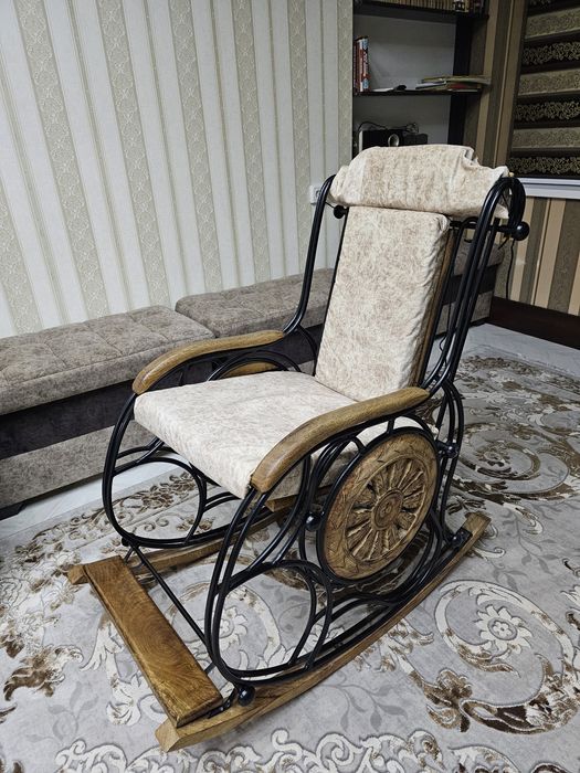 Кресло-качалка производство Индия. Ручное изделие