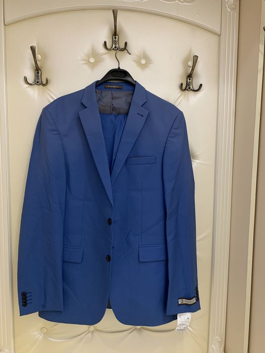 Мужской синий костюм новый