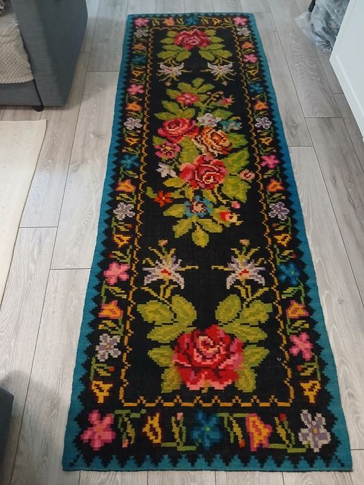 Covor/Traversă Tradițională din Lână – Lucrată Manual