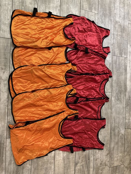 манишки футбольные