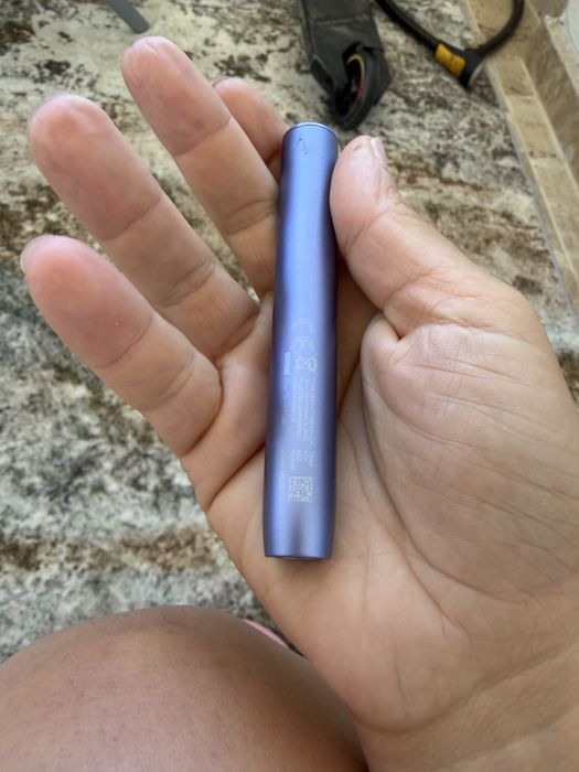 Iqos Iluma folisita merge foarte bine si tine incarcata pana la 2 zile