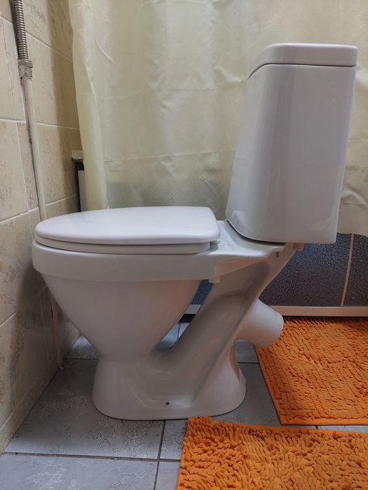 Продам унитаз,санита!