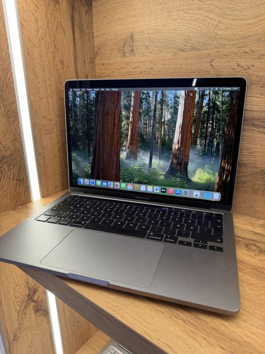 MacBook Pro M2 Touch Bar 13-inch