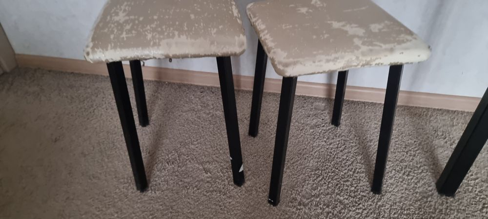 Продам стол кухонный