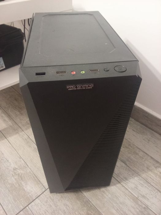 Vand Desktop PC+monitor+periferice