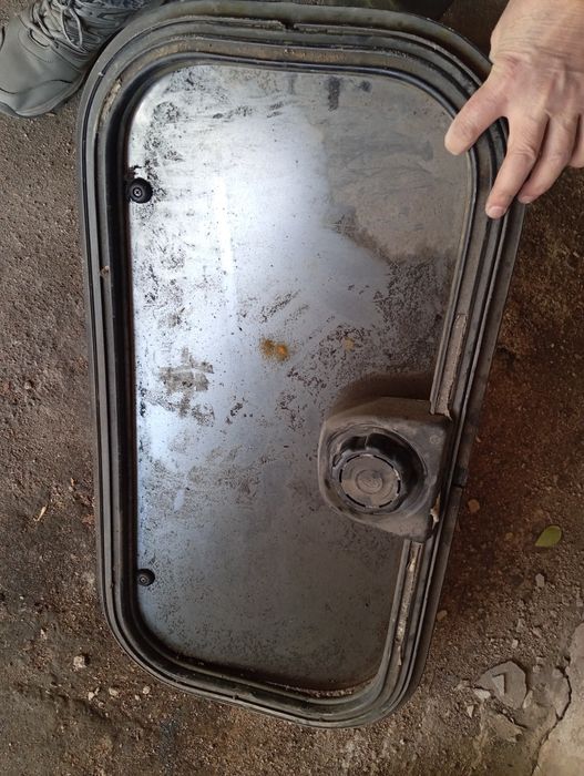 Люк на крышу авто