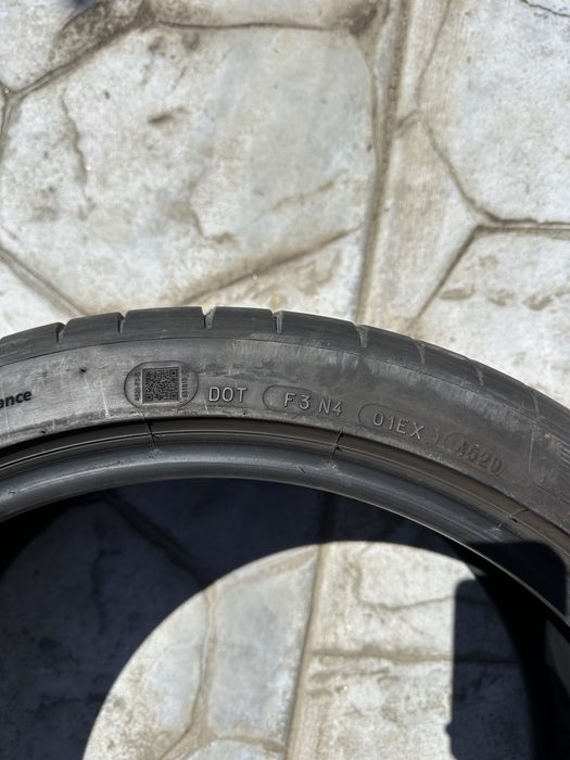 Michelin Pilot Sport 4S BMW* 255/35R19