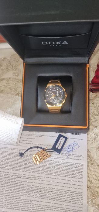 Ceas DOXA D SPORT auriu, 42mm, prezentare completa