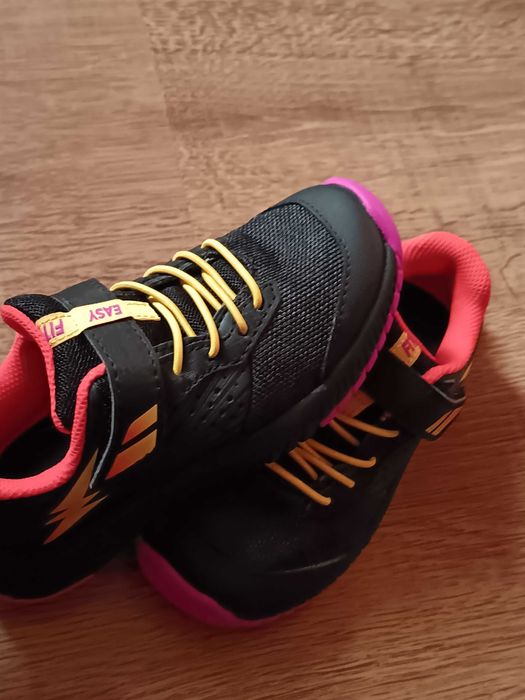 Нови детски маратонки, Марков и 28 номер