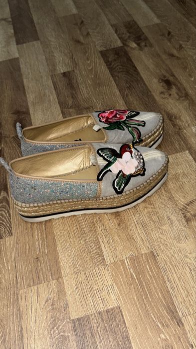 Продаетсв Обувь в хорошем качестве