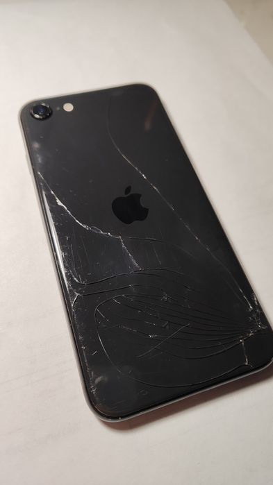 продам iphone se2022