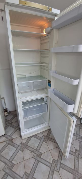Продам холодильник indesit в отличном состоянии.