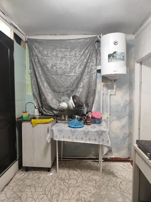 Продам 2-х ком. Первый этаж. Спутник -4. Рядом метро. Ярмарка.