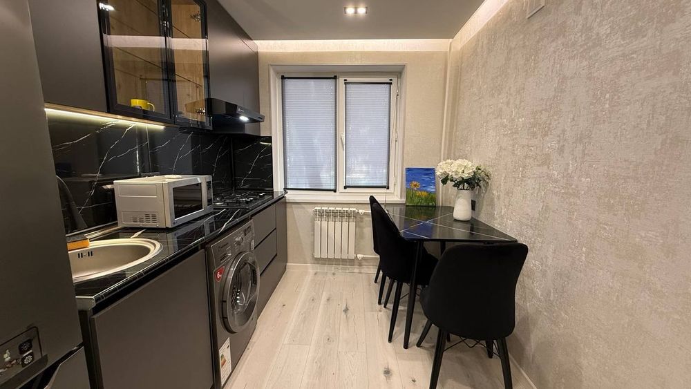 Срочная продаётся 1 комнатная на Шота Руставели