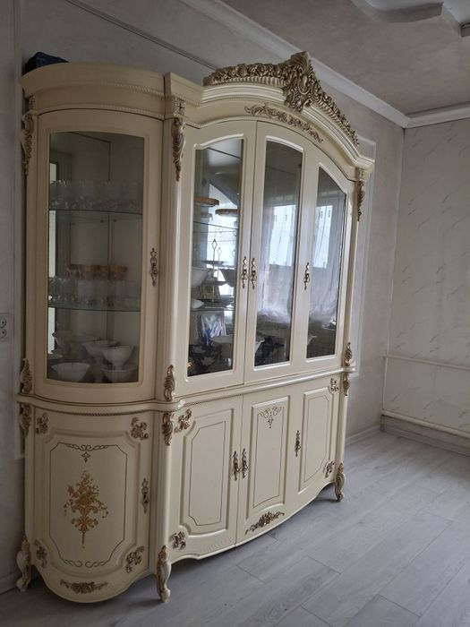 Сервант сатылады