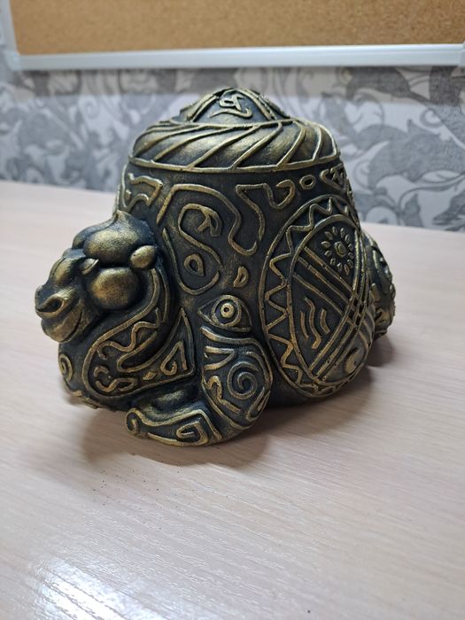 Копилка в виде верблюда с узорами