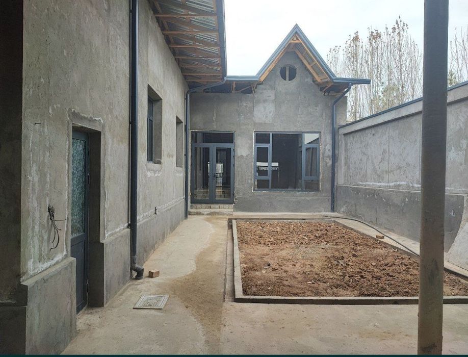 Участка сотилади 2,5 сотих 5 хона 70;фоиз битган