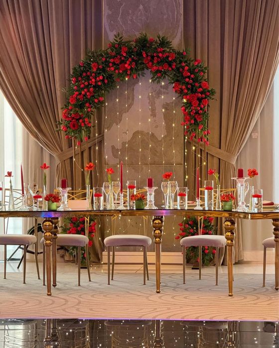 Decoruri nuntă (arcade, stalpisori, litere volumetrice/luminoase)