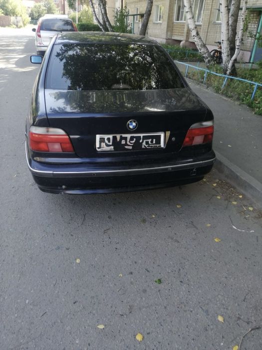 Продам Бмв е39, 2001 года выпуска.
