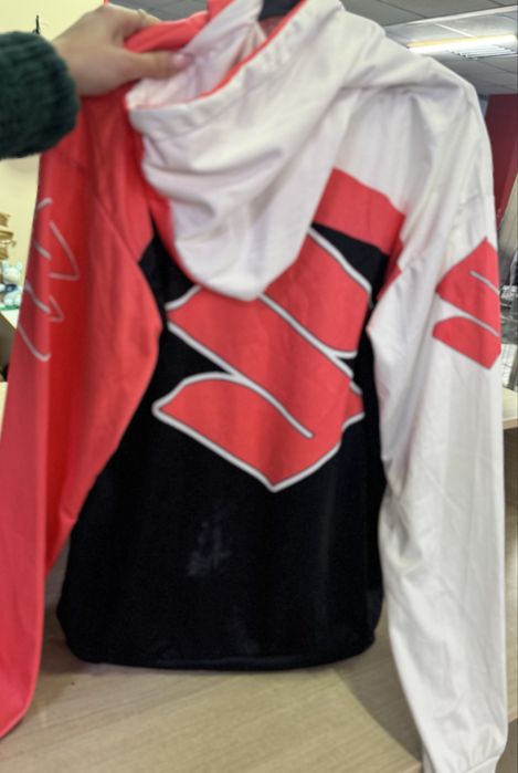 Блуза-Suzukı размер-стандартен