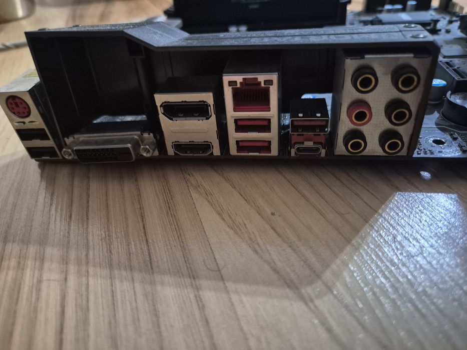 Vand kit pc- placa de baza + procesor+ ram