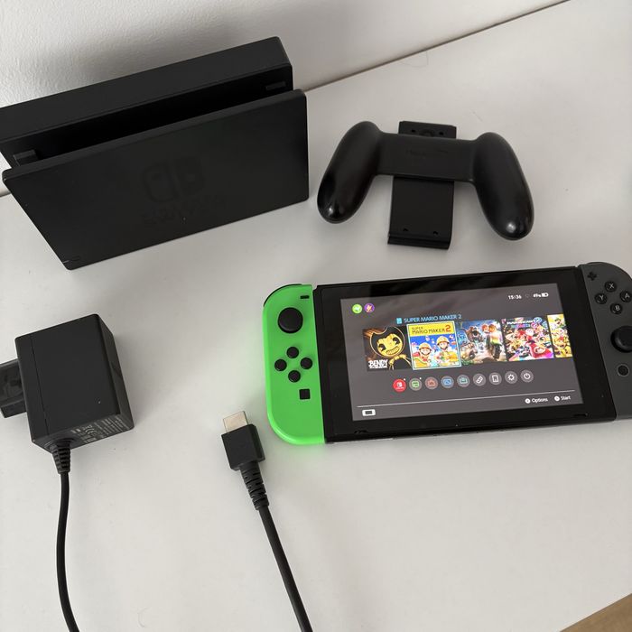 Nintendo Switch V1 пълен комплект + 6 игри (Mario Kart)