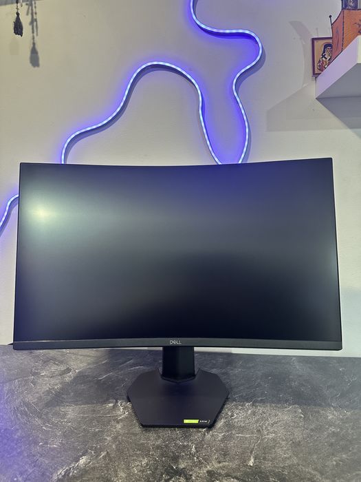 Monitor Dell S2721HGF curbat 144Hz – stare impecabilă, ca nou