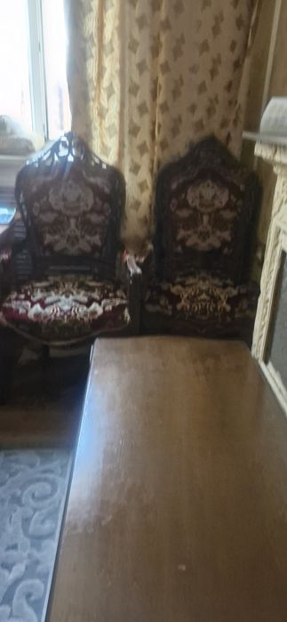 Продам  Гостиную ( шкаф,3 кресла,диван, столик)