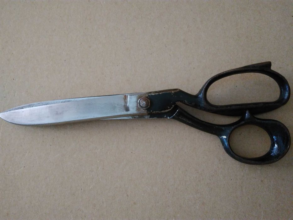 Голяма масивна ножица