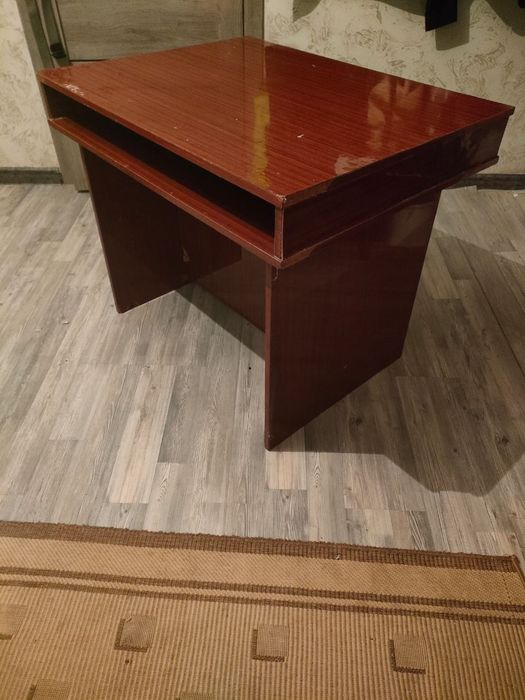 Продам письменный стол!