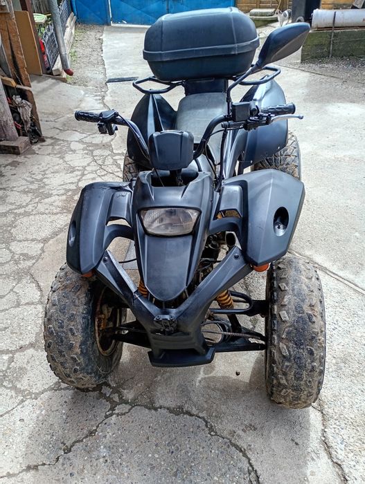 Vând sau schimb atv