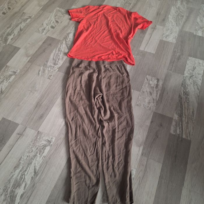 Pantaloni H&M Divided mărimea 38 si tricou O'Neill mărimea L