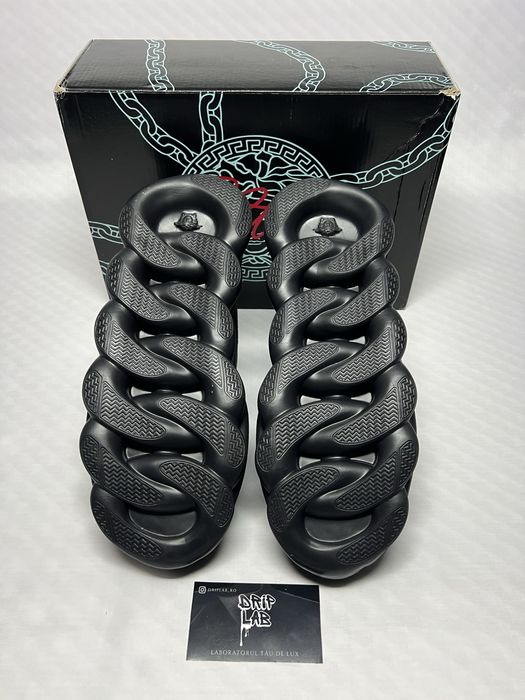 Versace Chain Reaction