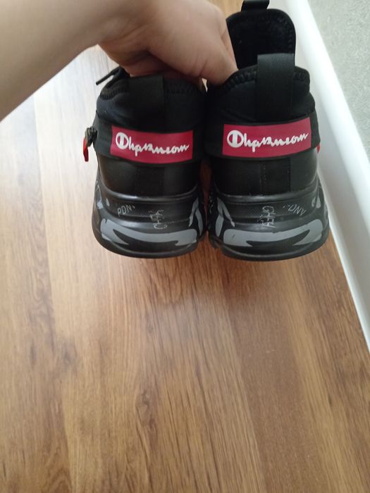 Кроссовки мужское