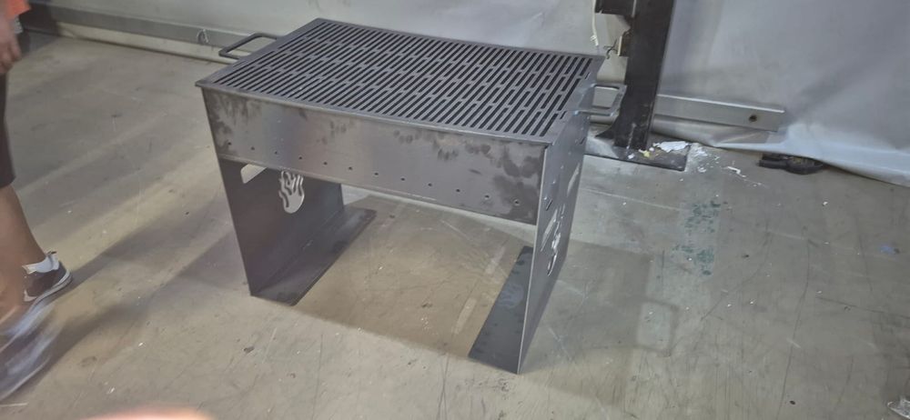 Gratar mare si solid - unicat