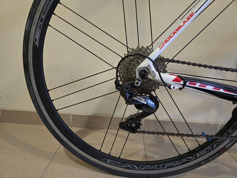 Шосеен велосипед Shockblaze