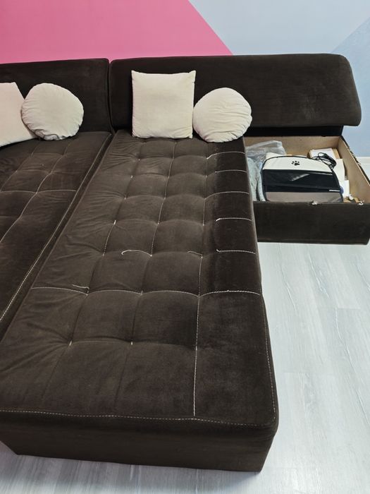 Ъглов диван с функция за сън