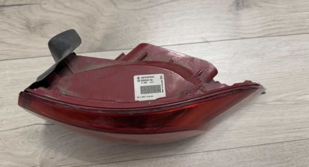 Stop/tripla spate dreapta aripa Volkswagen Passat B7 Variant - fara led