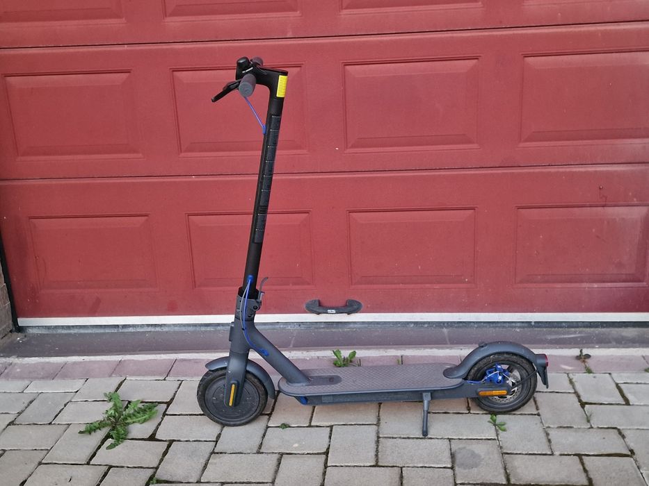 Vând Trotinetă Electrică Xiaomi Mi Electric Scooter 3