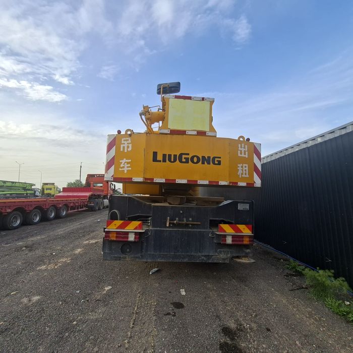 LIUGONG 25тонна автокран 2021г
