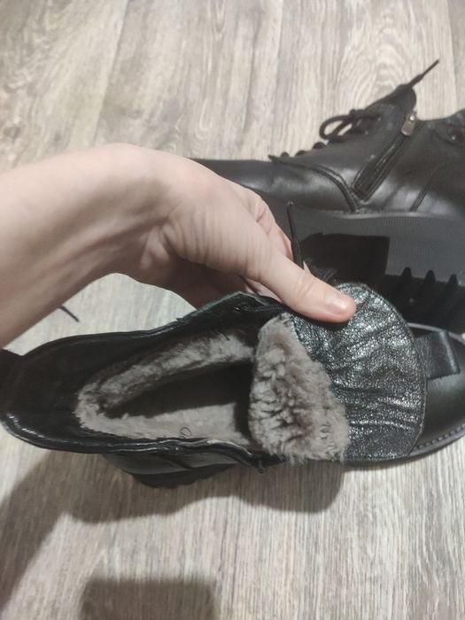 Продам зимние ботинки