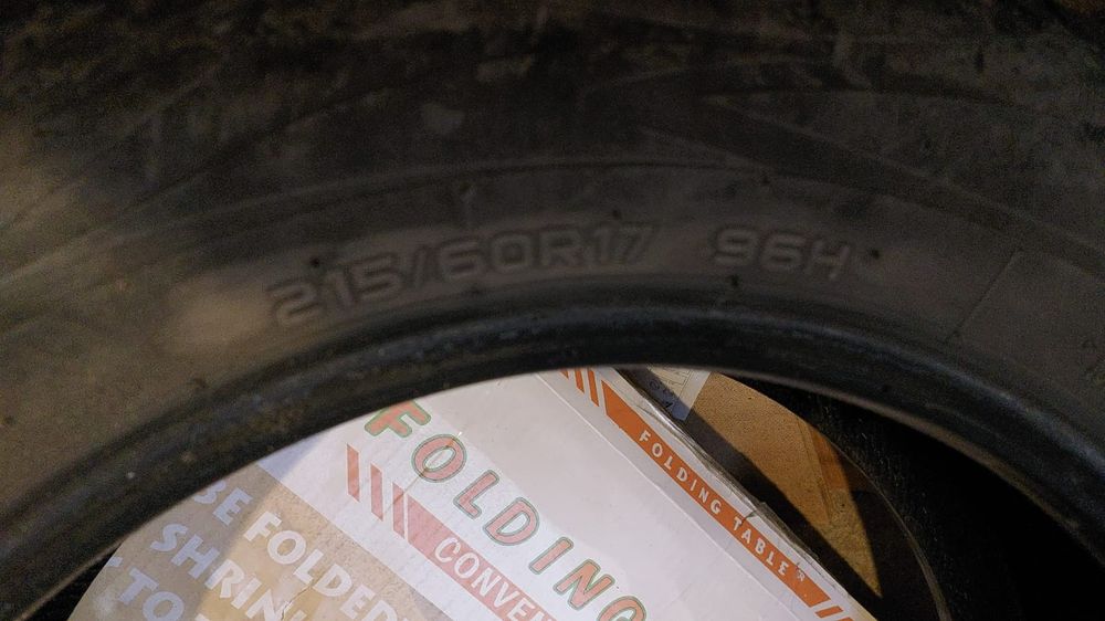 Продам шины колесо